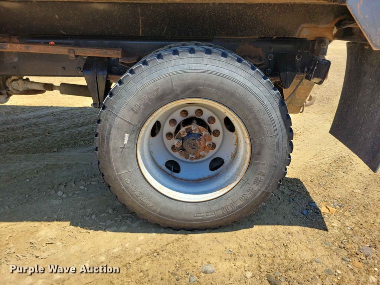 image for item FU0035 2005 Sterling L7500 dump truck