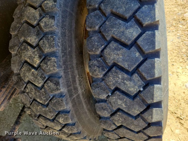 image for item FU0035 2005 Sterling L7500 dump truck