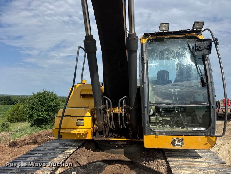 image for item HI9386 2014 John Deere 210G LC excavator