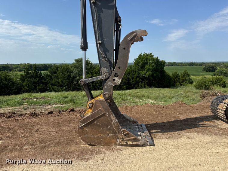 image for item HI9386 2014 John Deere 210G LC excavator