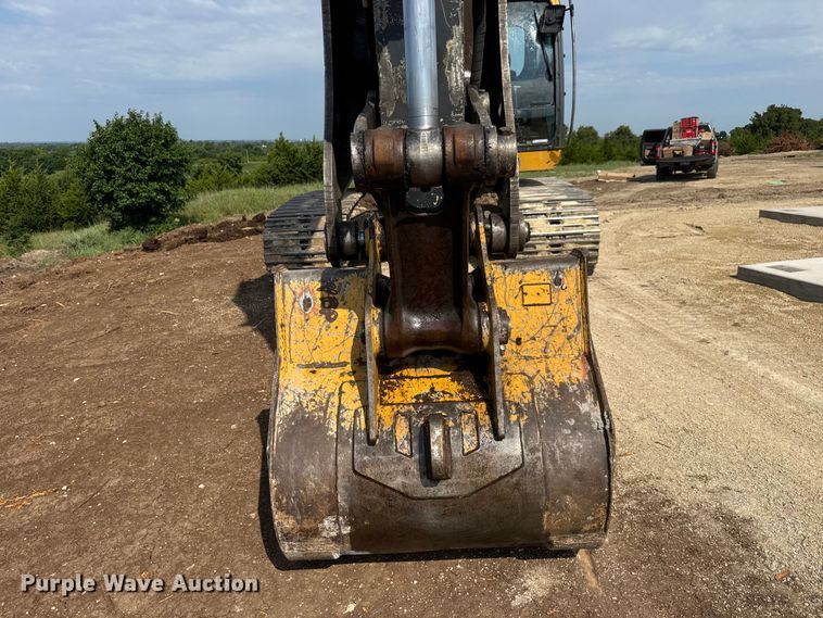 image for item HI9386 2014 John Deere 210G LC excavator