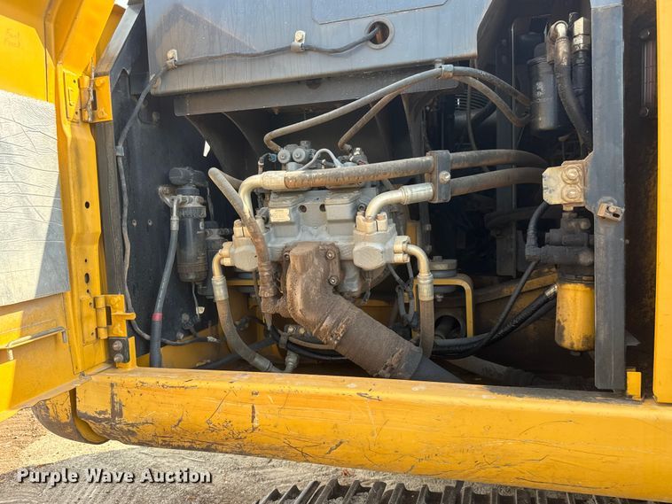 image for item HI9386 2014 John Deere 210G LC excavator