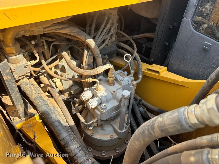 image for item HI9386 2014 John Deere 210G LC excavator