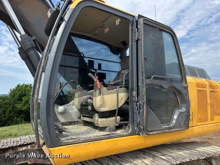 image for item HI9386 2014 John Deere 210G LC excavator