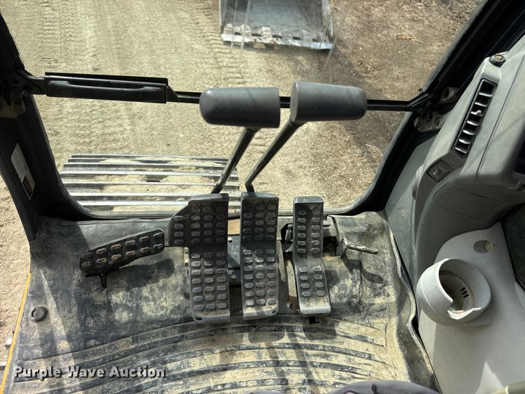 image for item HI9386 2014 John Deere 210G LC excavator