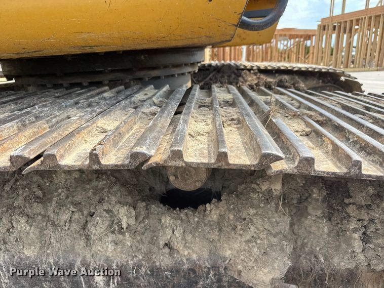 image for item HI9386 2014 John Deere 210G LC excavator