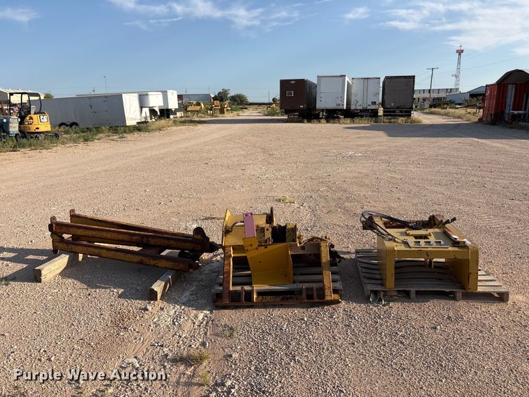 image for item JM9515 Midwestern M10C pipe layer attachment