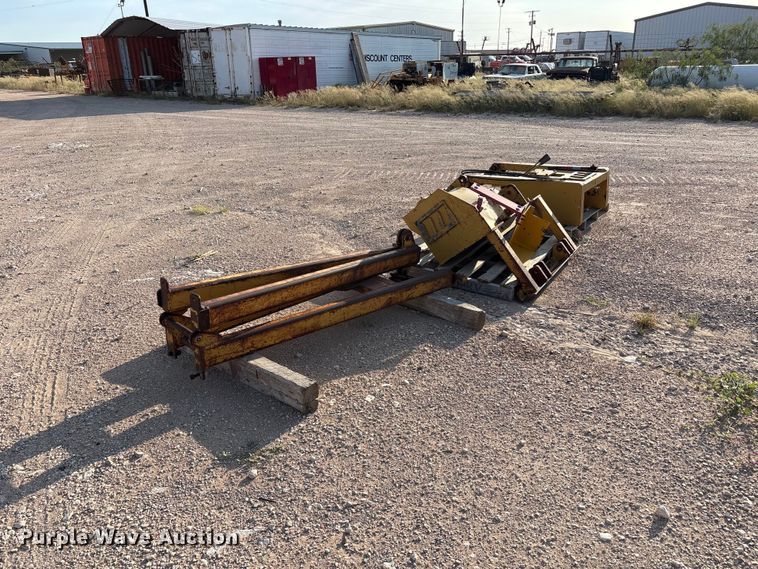 image for item JM9515 Midwestern M10C pipe layer attachment