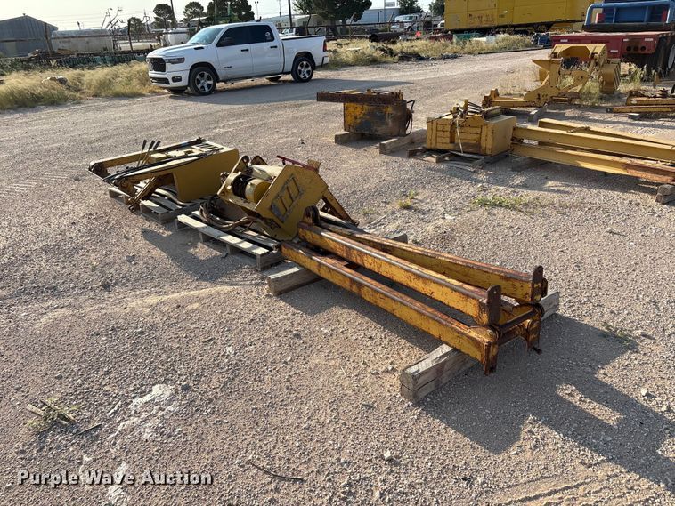image for item JM9515 Midwestern M10C pipe layer attachment