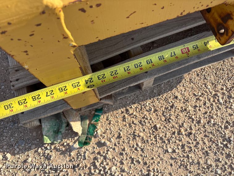 image for item JM9515 Midwestern M10C pipe layer attachment