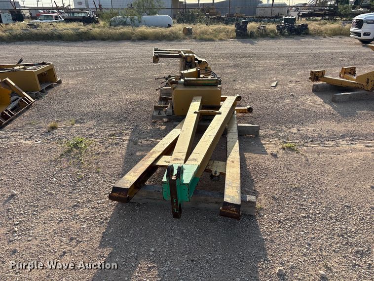 image for item JM9516 Midwestern M206 pipe layer attachment