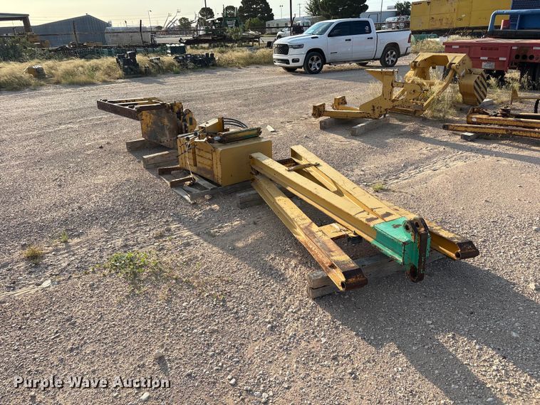 image for item JM9516 Midwestern M206 pipe layer attachment