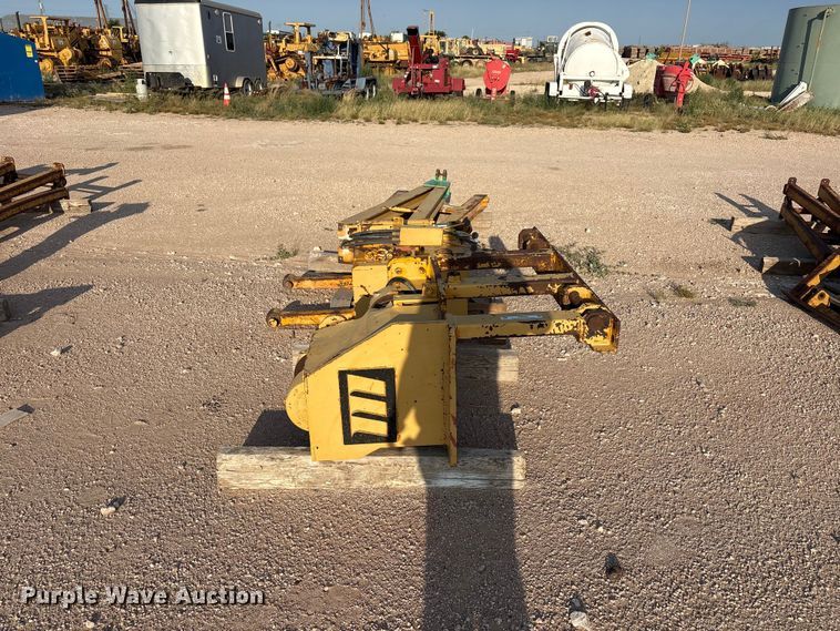 image for item JM9516 Midwestern M206 pipe layer attachment