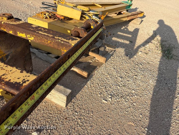 image for item JM9516 Midwestern M206 pipe layer attachment