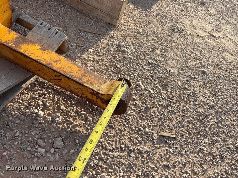 image for item JM9516 Midwestern M206 pipe layer attachment