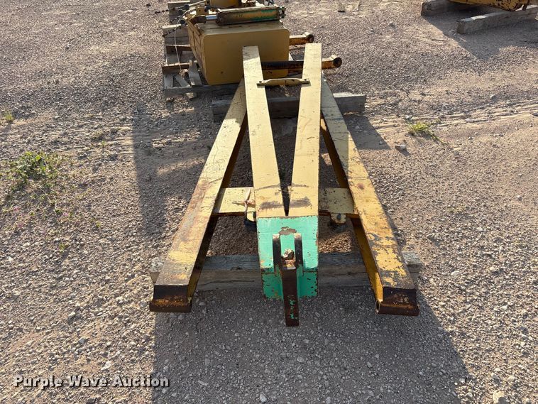 image for item JM9516 Midwestern M206 pipe layer attachment