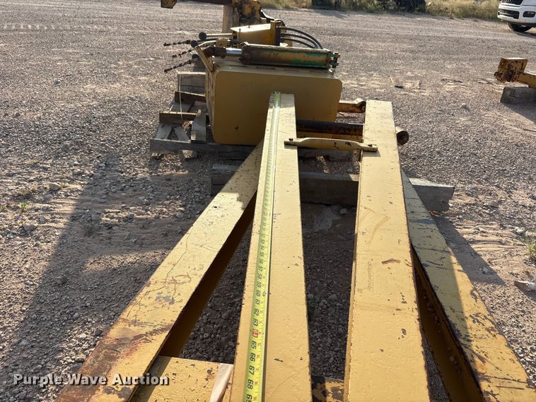 image for item JM9516 Midwestern M206 pipe layer attachment