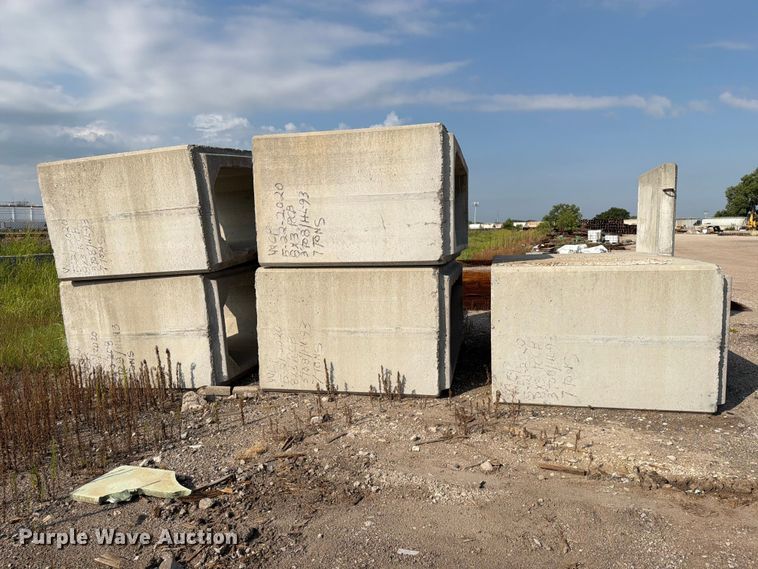 image for item MZ9705 (5) concrete box culverts