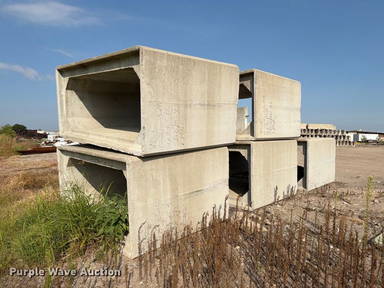 image for item MZ9705 (5) concrete box culverts