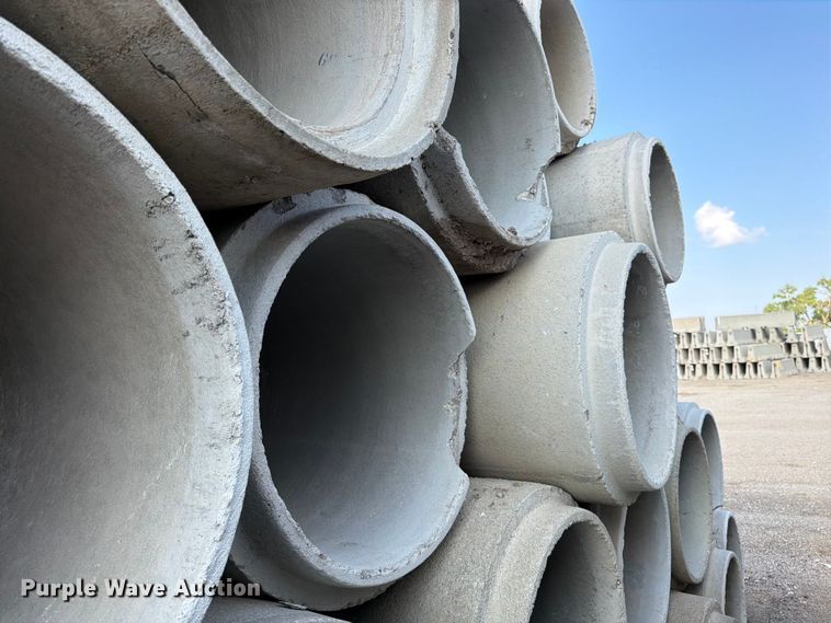 image for item MZ9707 Concrete drain pipes