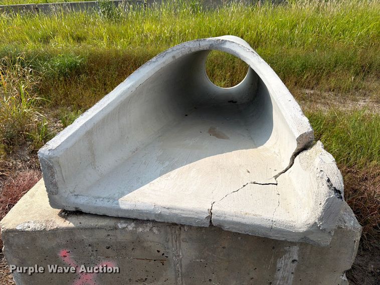 image for item MZ9710 Concrete drain pipes