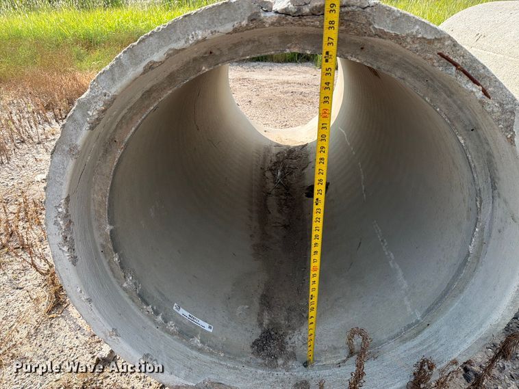 image for item MZ9711 Concrete pipes