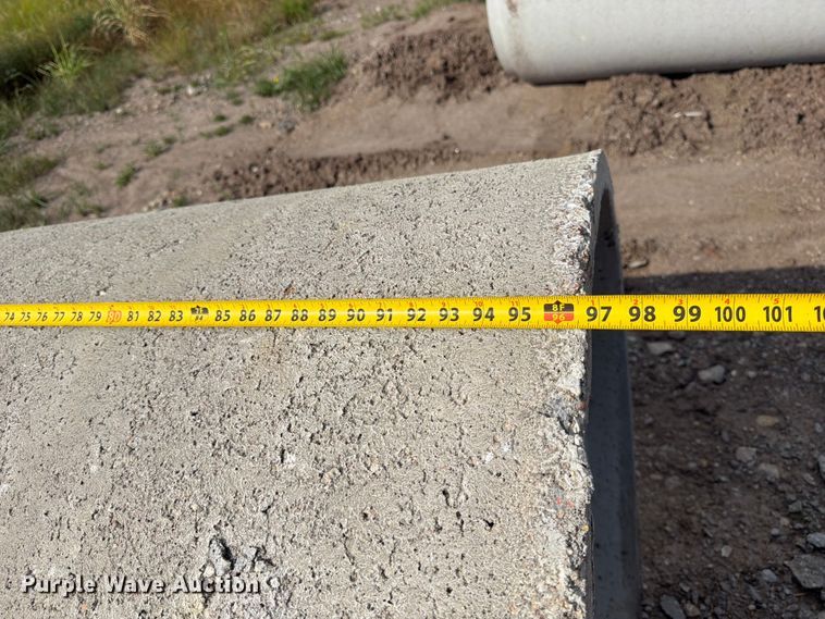 image for item MZ9711 Concrete pipes