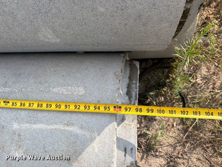 image for item MZ9713 Concrete pipe