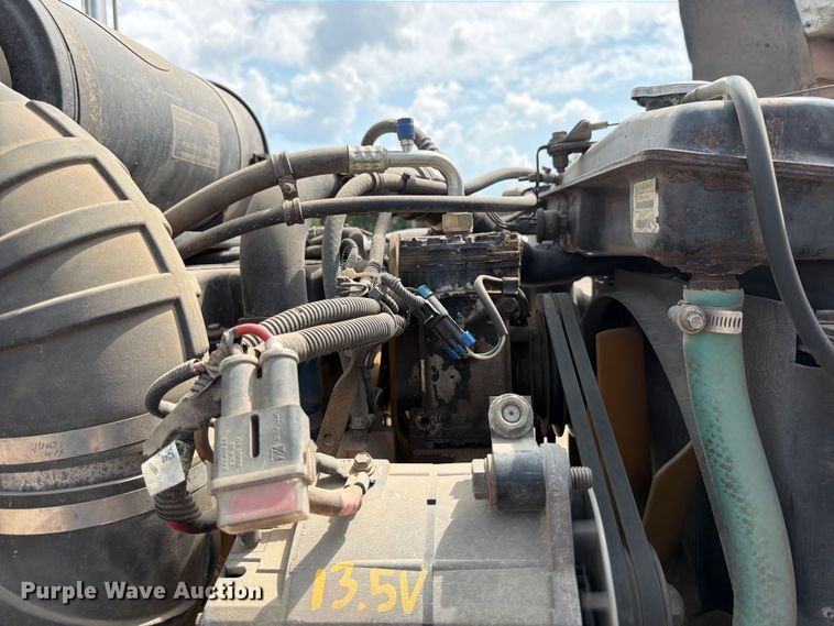 image for item MZ9716 2004 Kenworth T800 flatbed truck