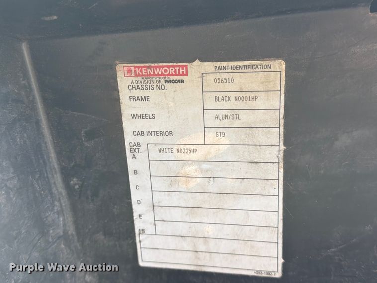 image for item MZ9716 2004 Kenworth T800 flatbed truck