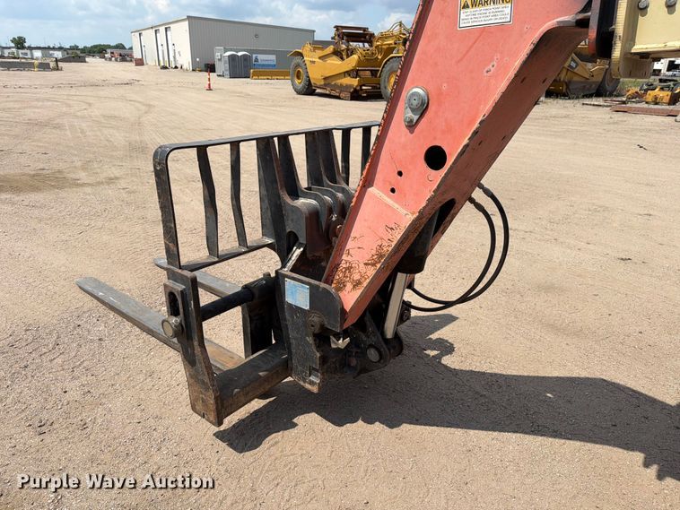 image for item MZ9719 2007 JLG G9-43A telehandler