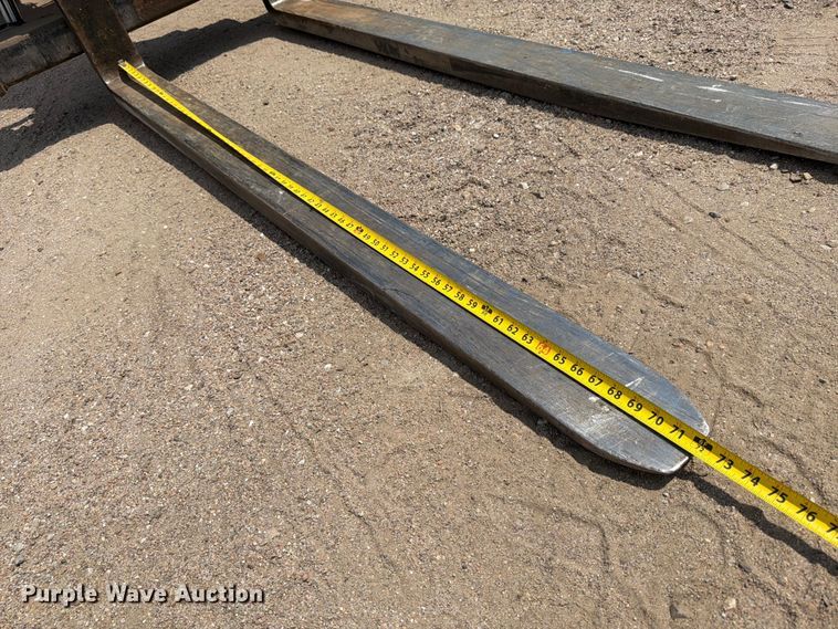 image for item MZ9719 2007 JLG G9-43A telehandler