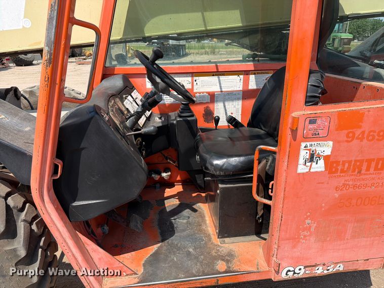 image for item MZ9719 2007 JLG G9-43A telehandler