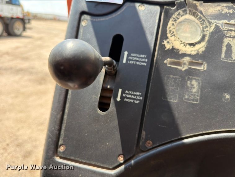 image for item MZ9719 2007 JLG G9-43A telehandler