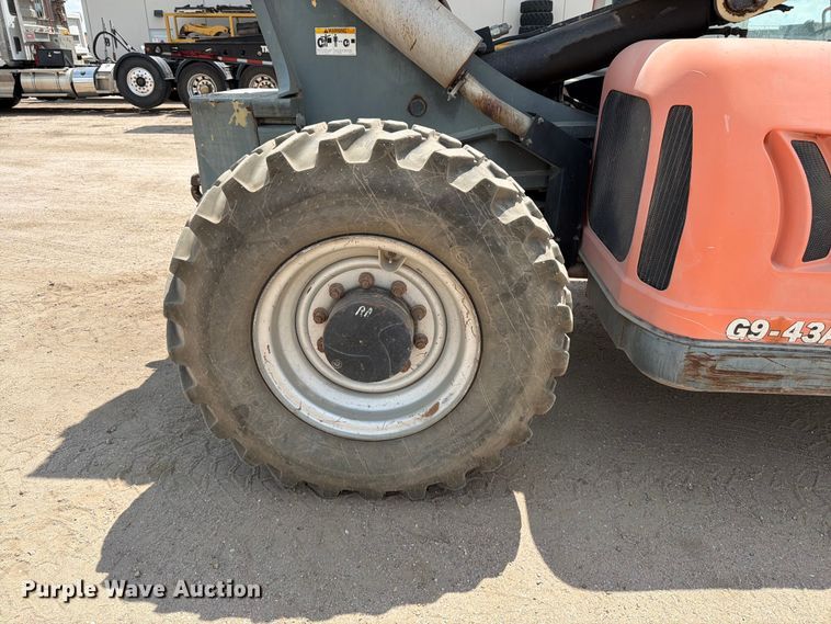 image for item MZ9719 2007 JLG G9-43A telehandler