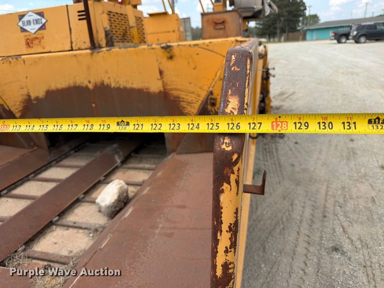 image for item MZ9726 1995 Blaw Knox PF-510 paver