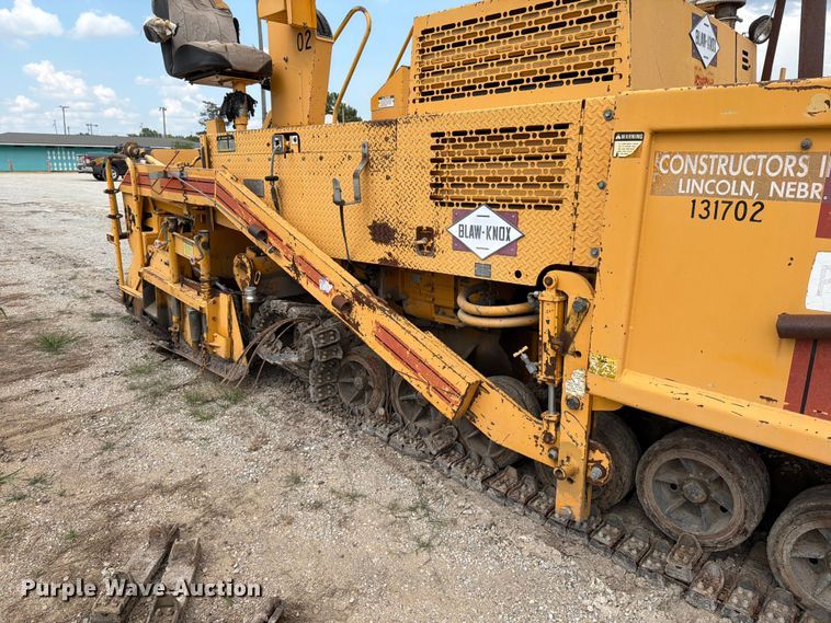 image for item MZ9726 1995 Blaw Knox PF-510 paver
