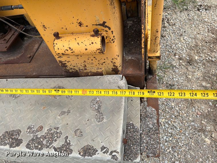 image for item MZ9726 1995 Blaw Knox PF-510 paver