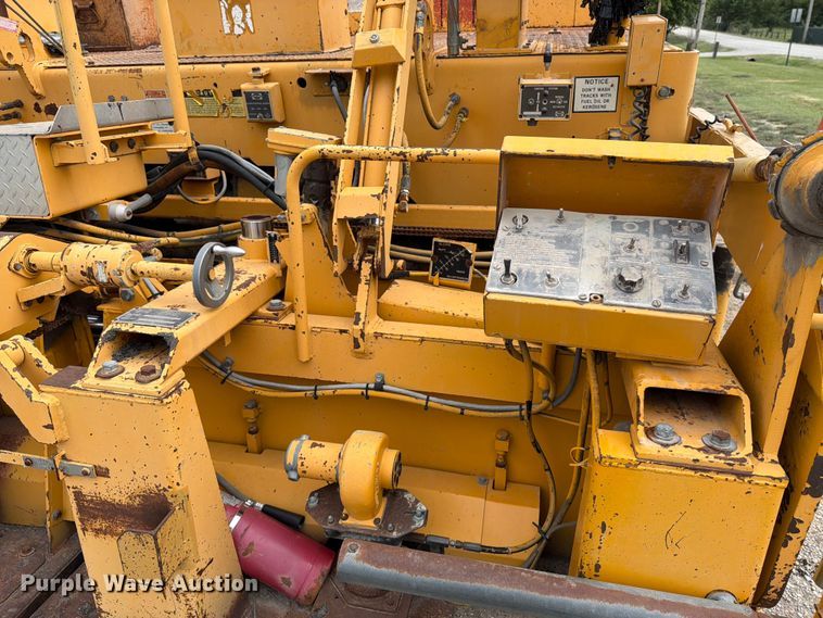 image for item MZ9726 1995 Blaw Knox PF-510 paver