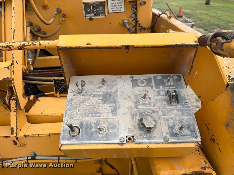 image for item MZ9726 1995 Blaw Knox PF-510 paver