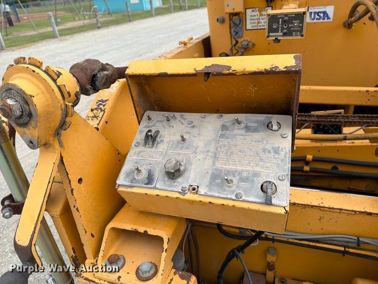 image for item MZ9726 1995 Blaw Knox PF-510 paver