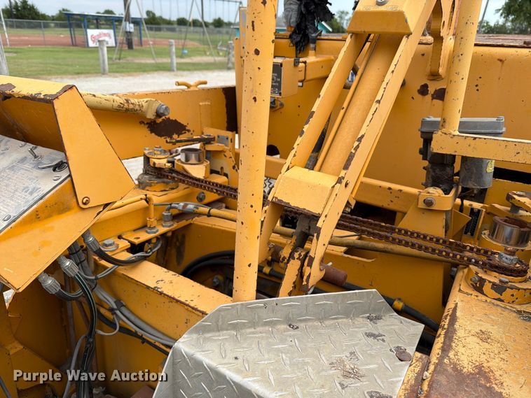 image for item MZ9726 1995 Blaw Knox PF-510 paver