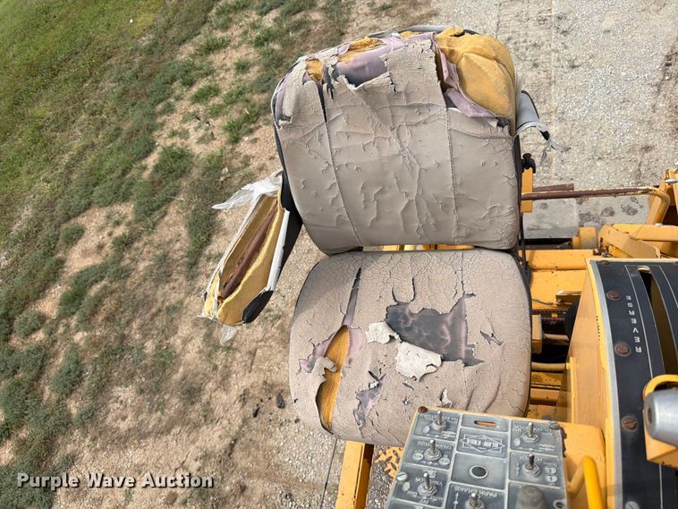 image for item MZ9726 1995 Blaw Knox PF-510 paver
