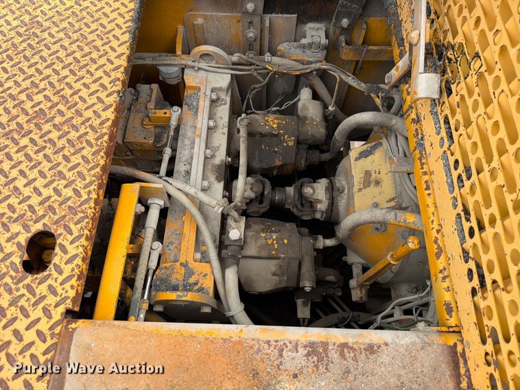 image for item MZ9726 1995 Blaw Knox PF-510 paver