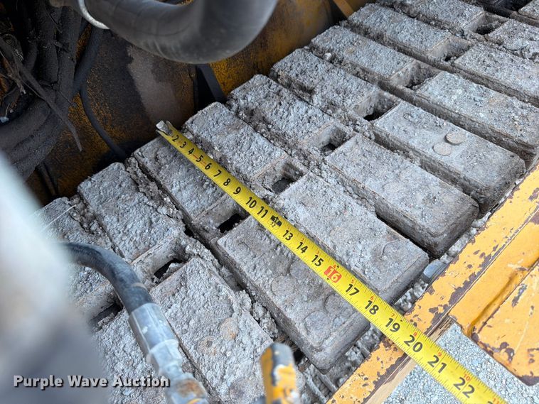 image for item MZ9726 1995 Blaw Knox PF-510 paver