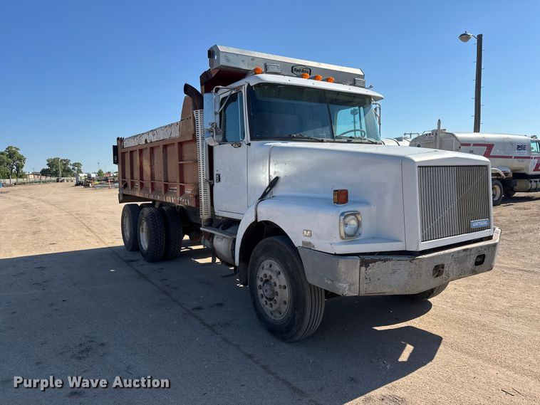 image for item NJ9253 1994 White GMC WG dump truck
