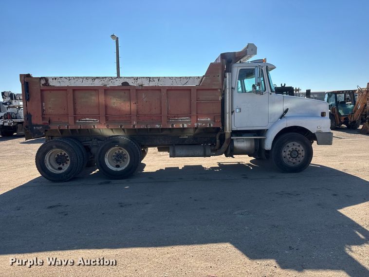 image for item NJ9253 1994 White GMC WG dump truck