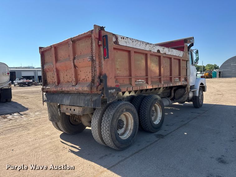image for item NJ9253 1994 White GMC WG dump truck