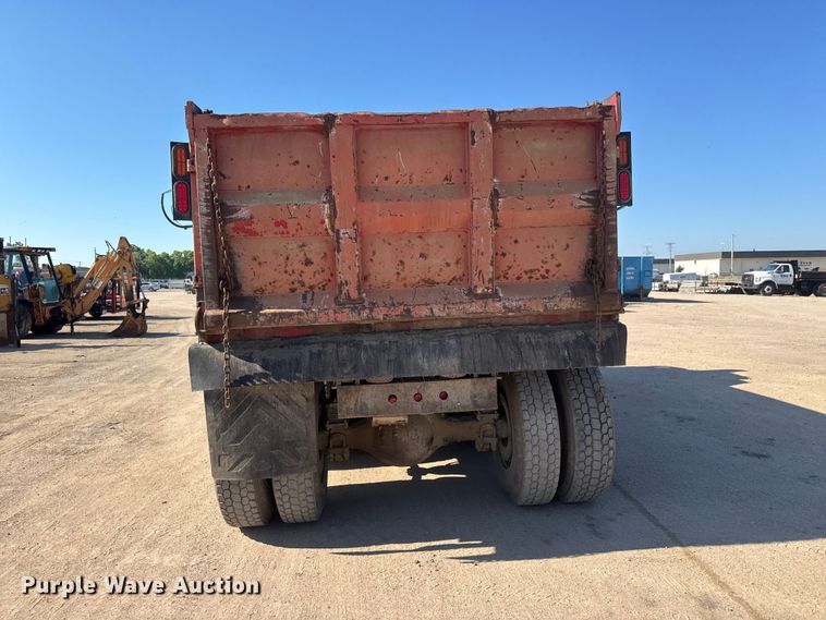 image for item NJ9253 1994 White GMC WG dump truck