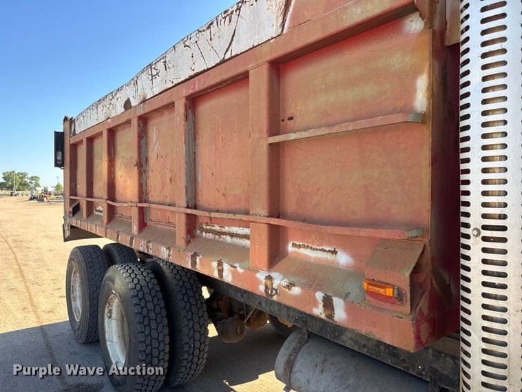 image for item NJ9253 1994 White GMC WG dump truck